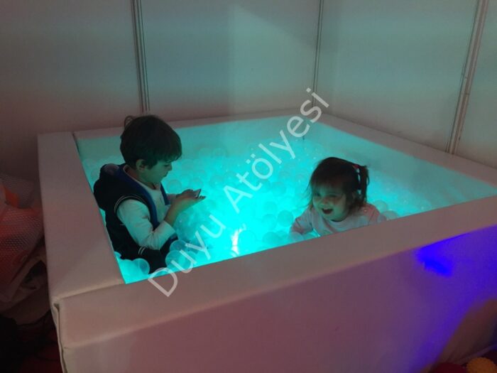 Işıklı Top Oyun Havuzu Soft Play - Görsel 1